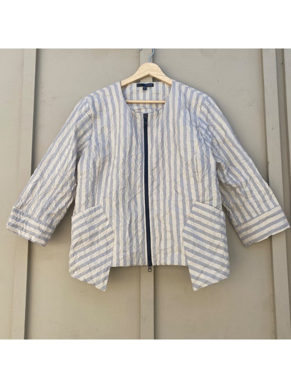 Kozan Crinkle Striped Zipper Top / Blazer
